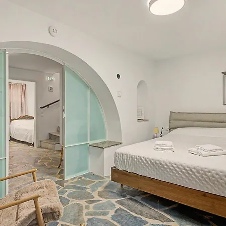 Tinos Port Retreat *